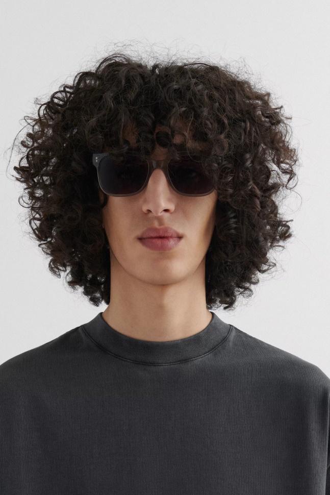 Jet Square Solbriller Lysegrå Axel Arigato