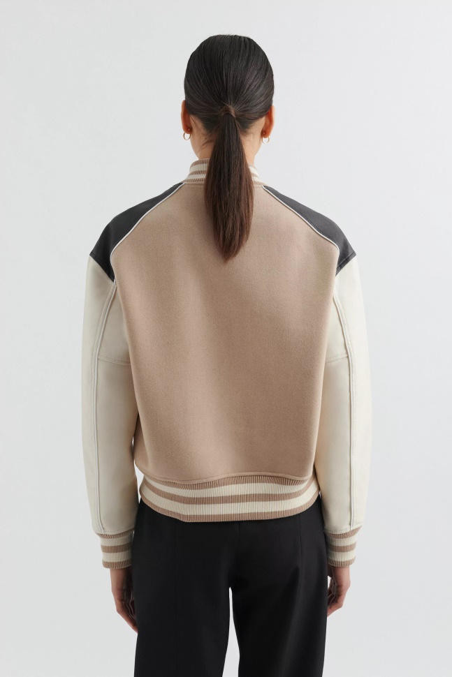 Vedbend Varsity Jakke Bleg Beige Sort Axel Arigato